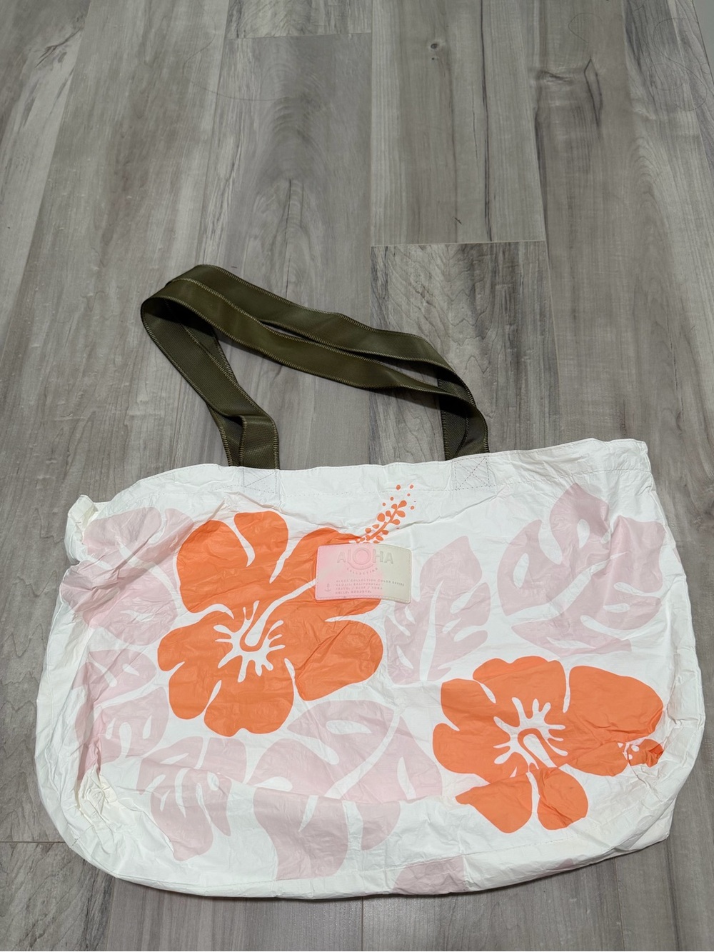 Aloha collection holo holo tote